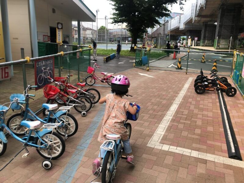 堤通公園内交通公園の自転車で出発！！