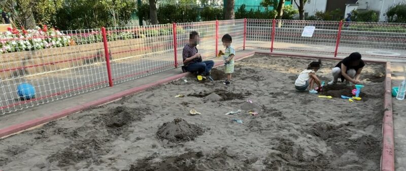 亀戸中央公園の児童コーナーの砂場