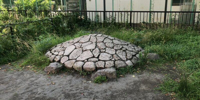竪川第一公園の石の亀
